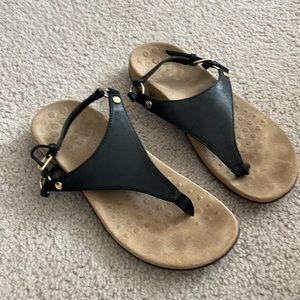 Vionic Kirra Black Back Strap Thong Sandal